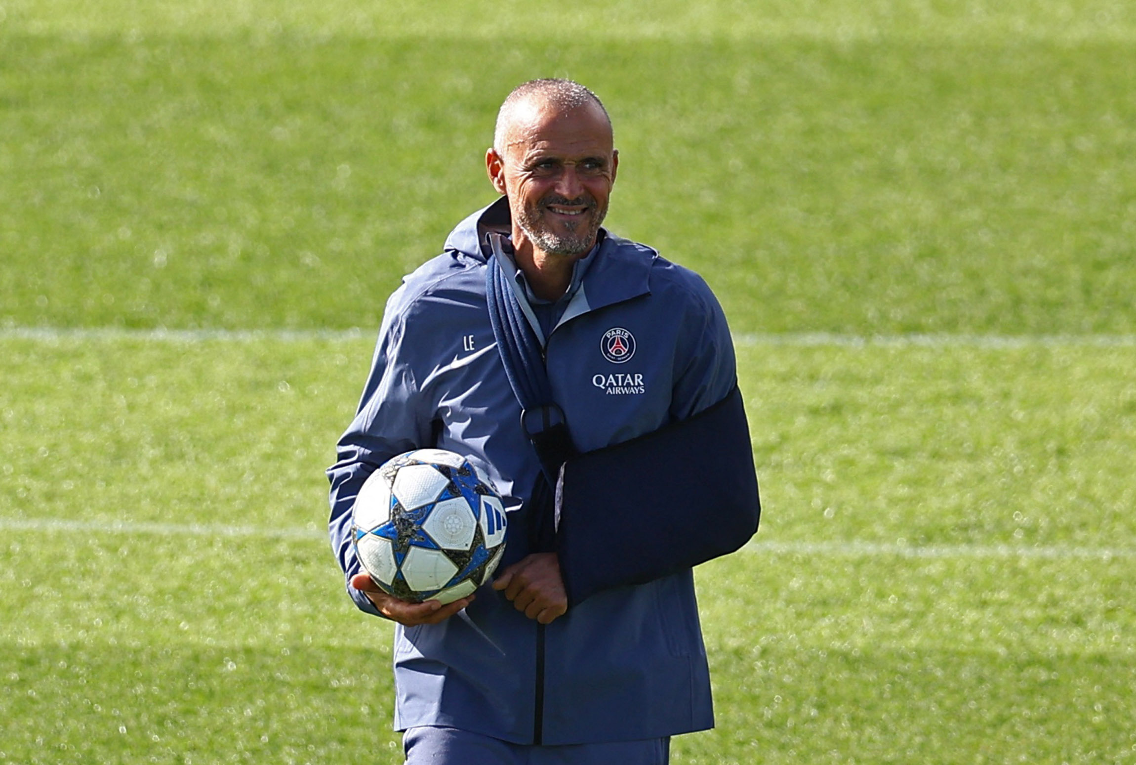 皇冠体育-包含从欧超杯在即到年轻球员得到机，窗口期巴黎圣日耳曼备战荷甲的词条