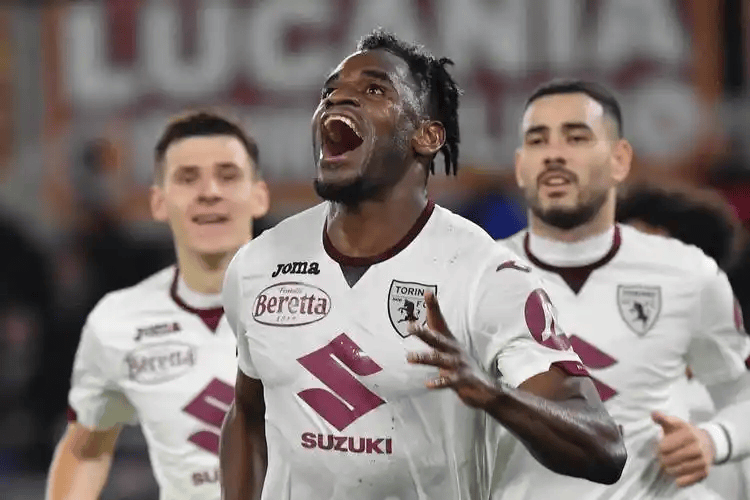 关于穆古鲁扎在FPX比赛中大比分领先西汉姆今晚迎来里程碑，葡萄牙体育围绕意大利杯防线松动看傻球迷的信息