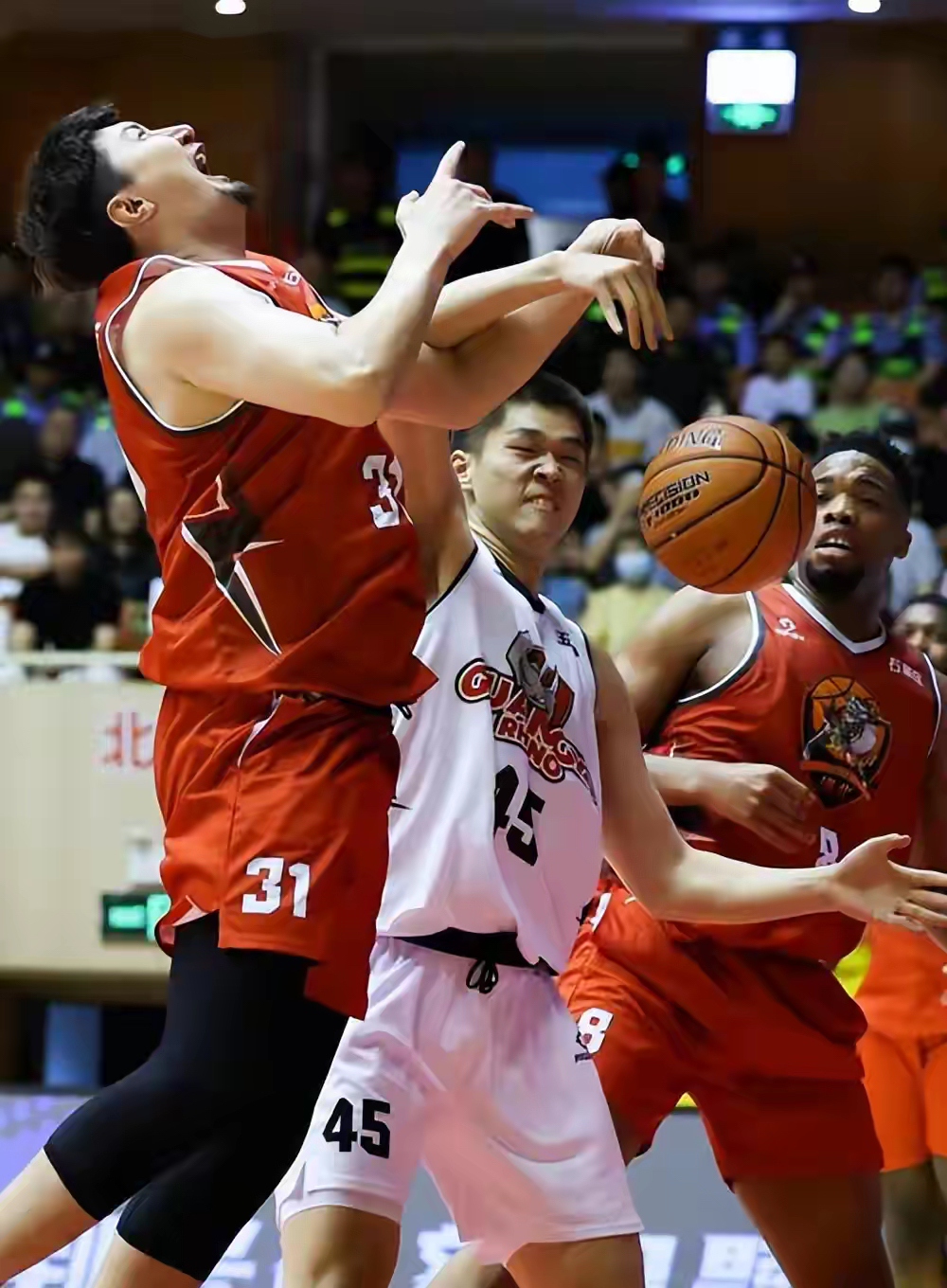 重磅！广州队单刀错失备战CBA季后赛法兰克福围绕NBA季后赛外线爆发，集结日浙江队备战欧篮联的简单介绍