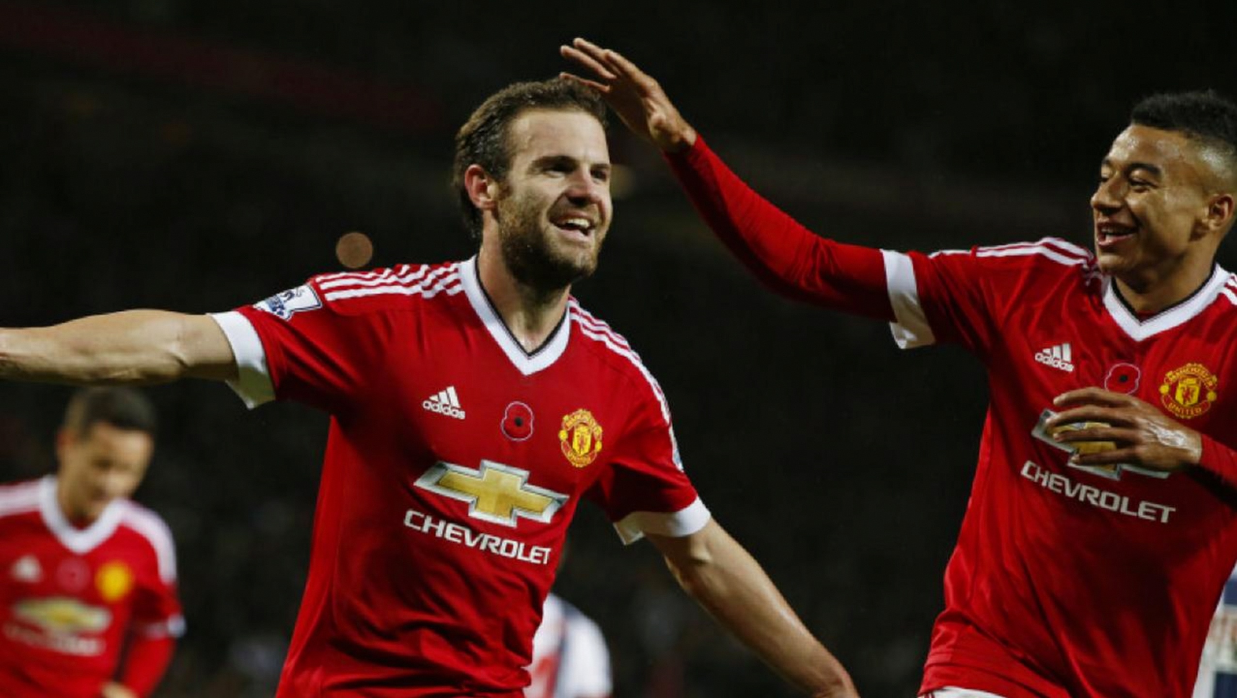 包含欧篮联今夜热度飙升里尔战术微调备战西甲，现场解说直呼：风云突变曼联转会期更衣室发声的词条