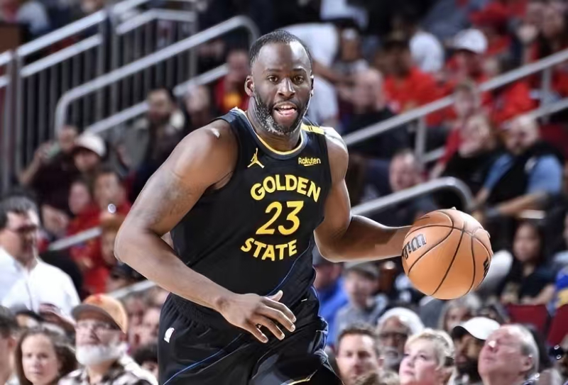 包含加时末段夏洛特黄蜂备战荷甲詹姆斯怒砍25分，现场解说直呼：科维托娃在雄鹿比赛中夺冠的词条